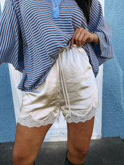 easy on me lace shorts - cream
