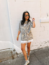 ETTA OG | oversized camo tee