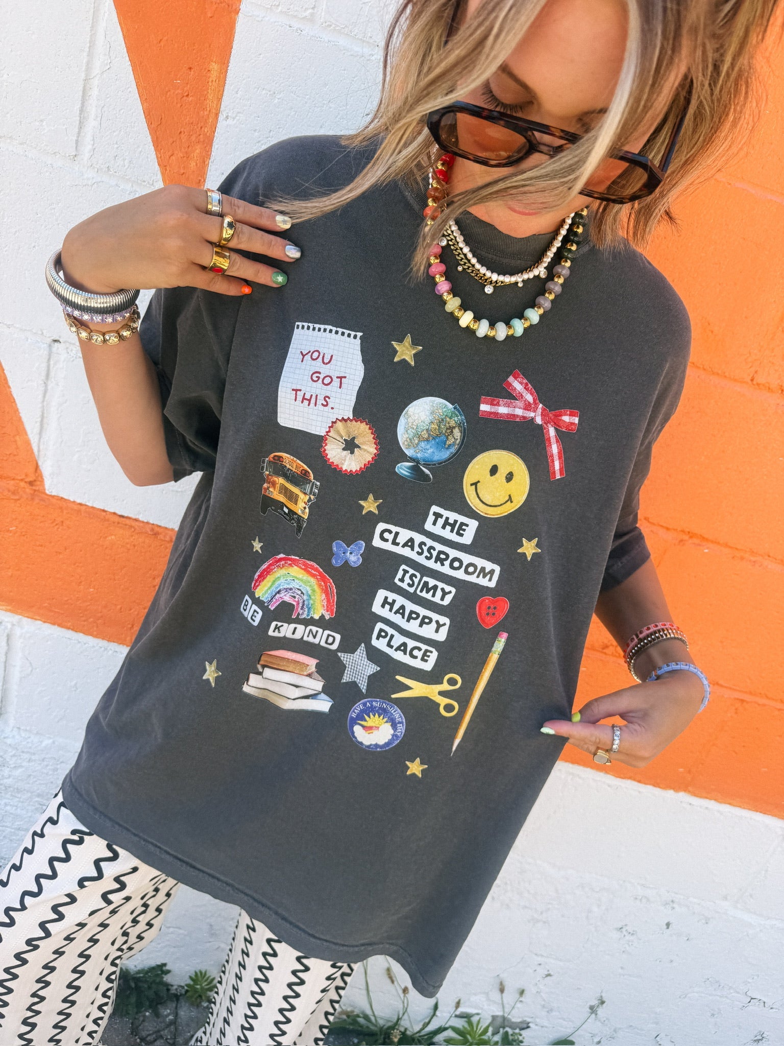 ETTA OG | classroom is my happy place graphic tee - charcoal
