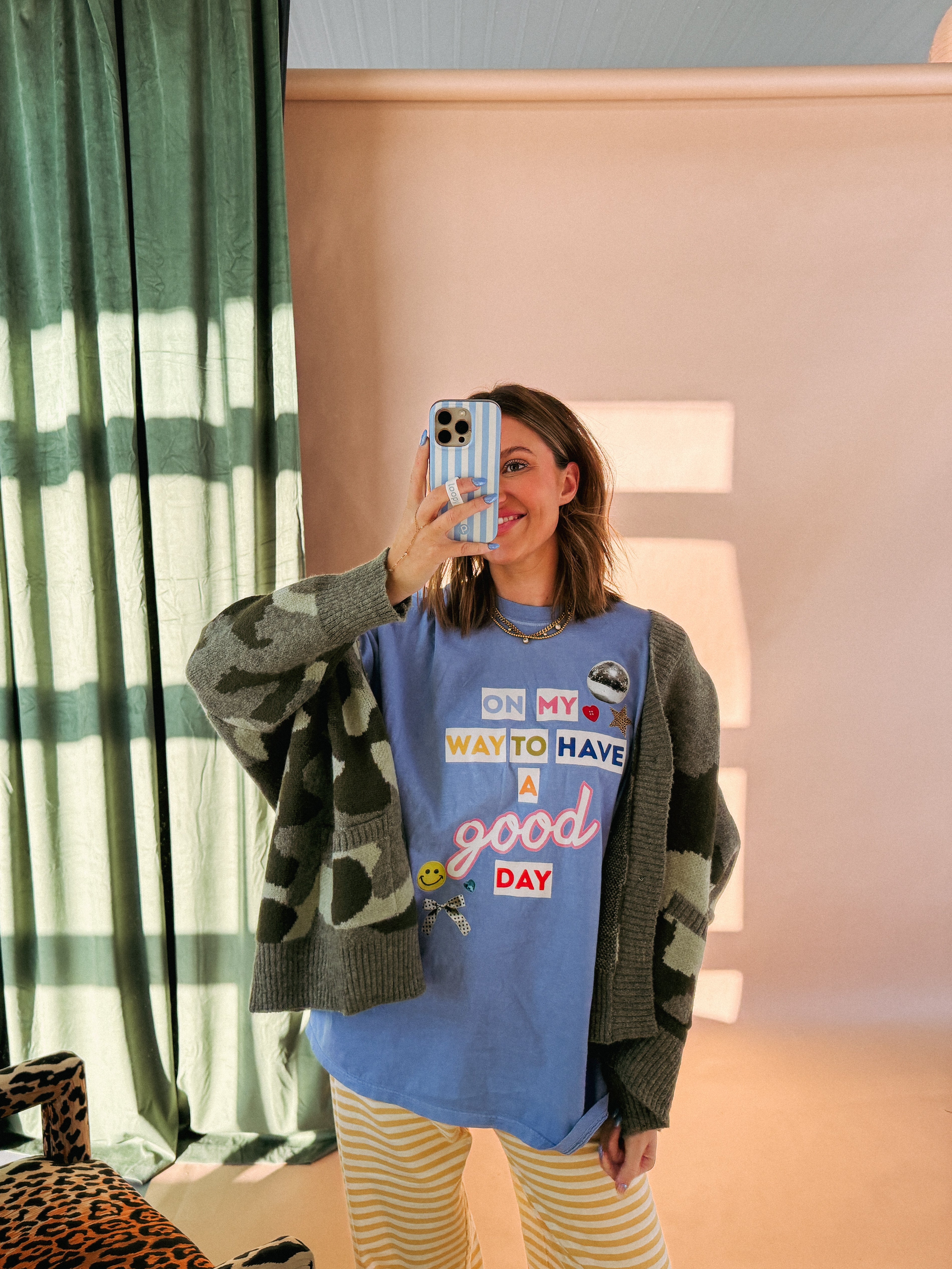 ETTA OG | on my way to a good day graphic tee