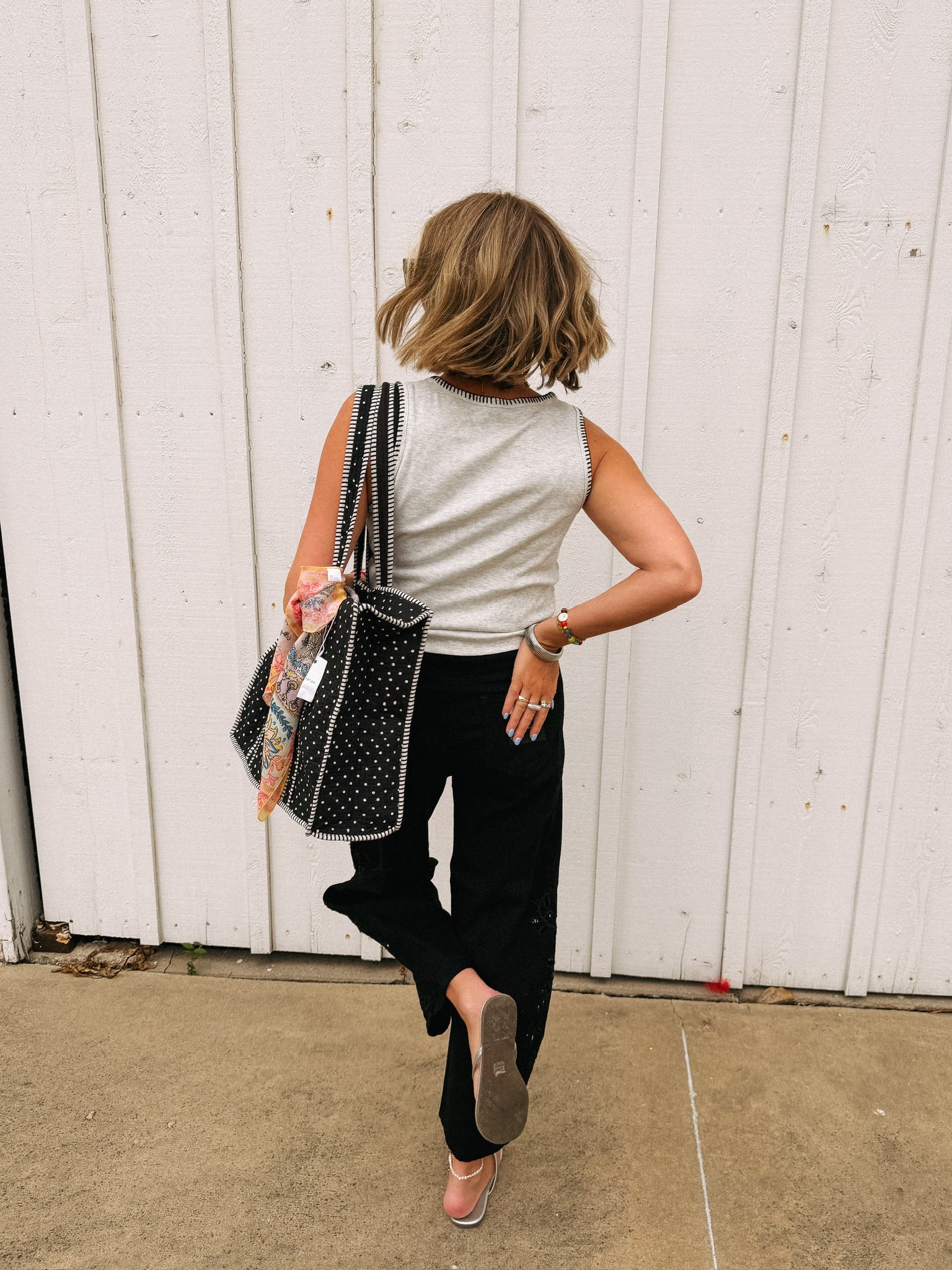 azalea eyelet barrel jeans - black
