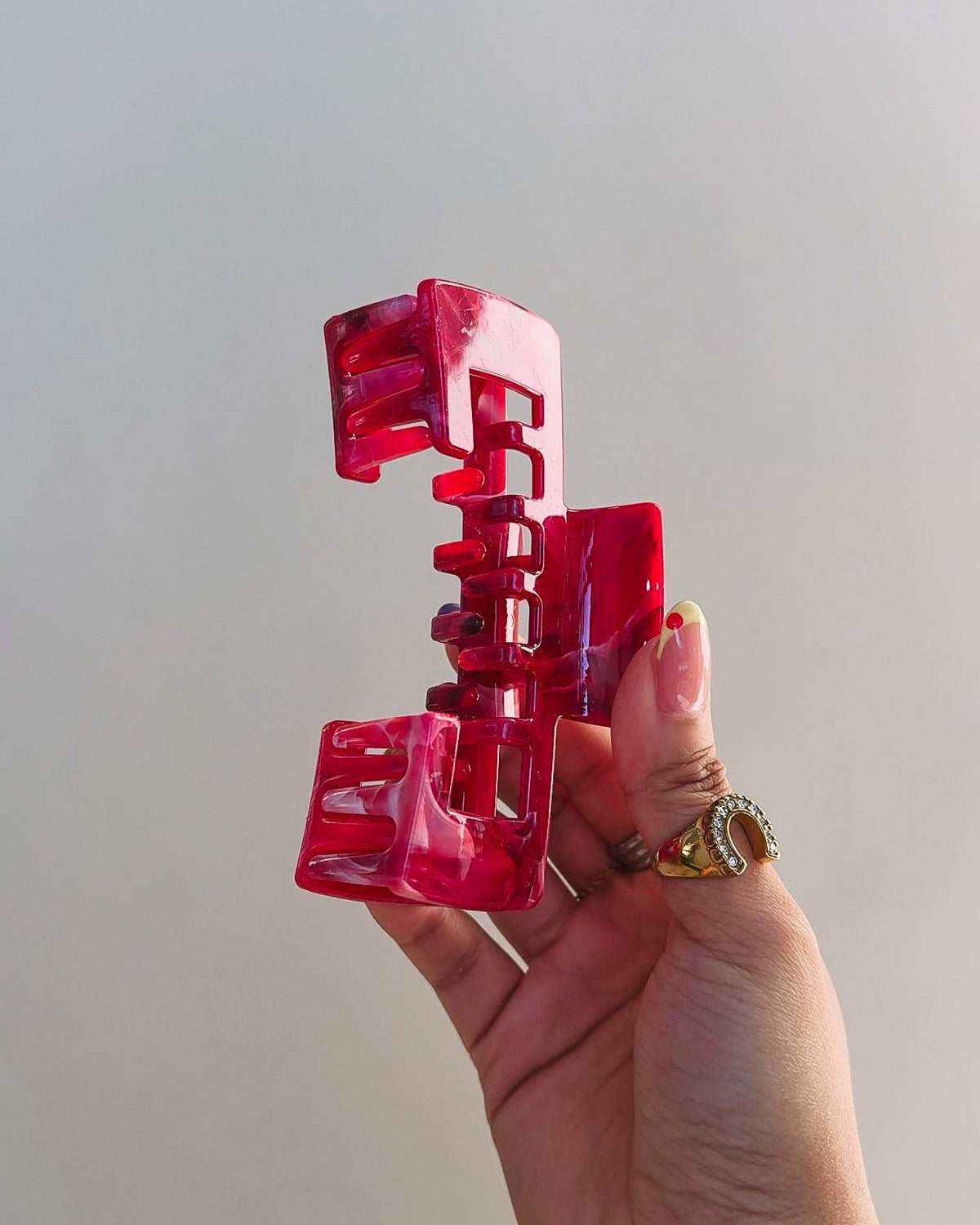 ETTA OG | trucker hat hair clip - red
