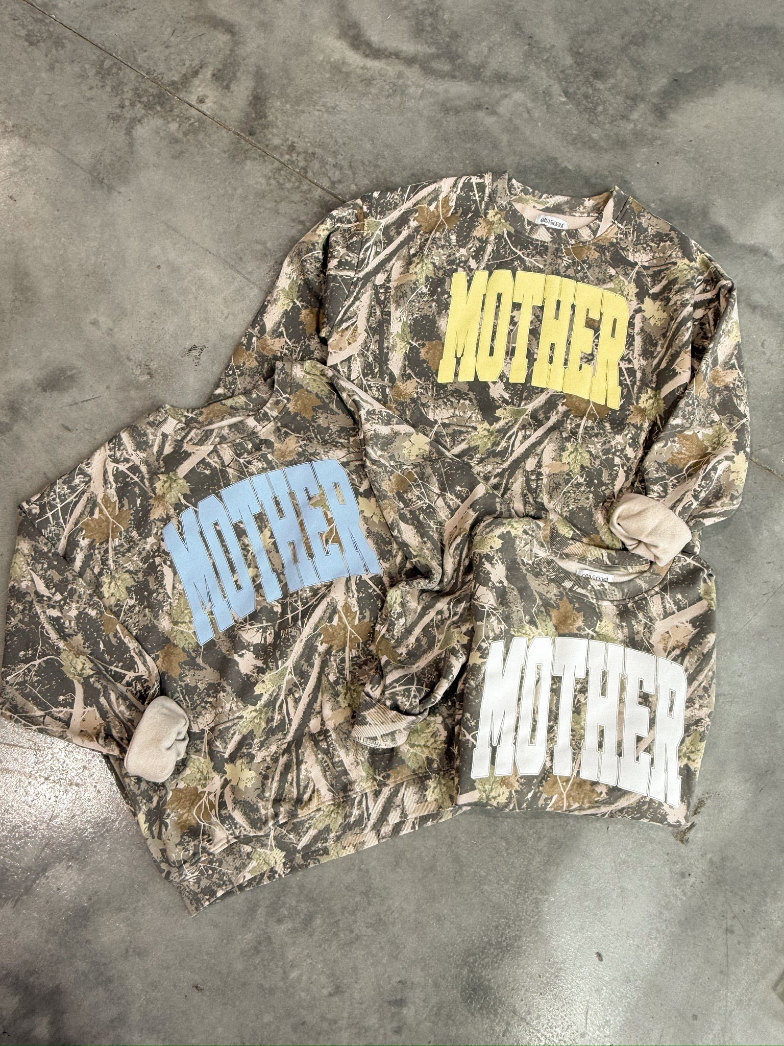 ETTA OG | varsity mother camo sweatshirt - white