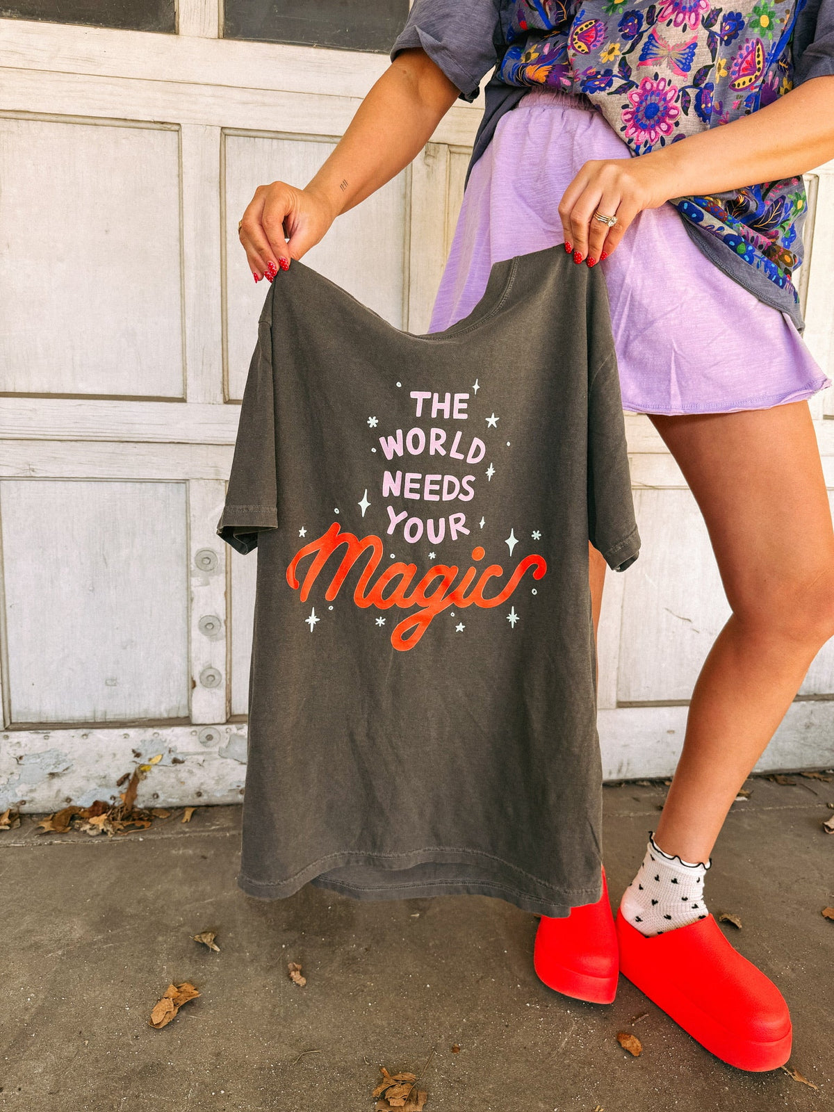ETTA OG | the world needs your magic graphic tee