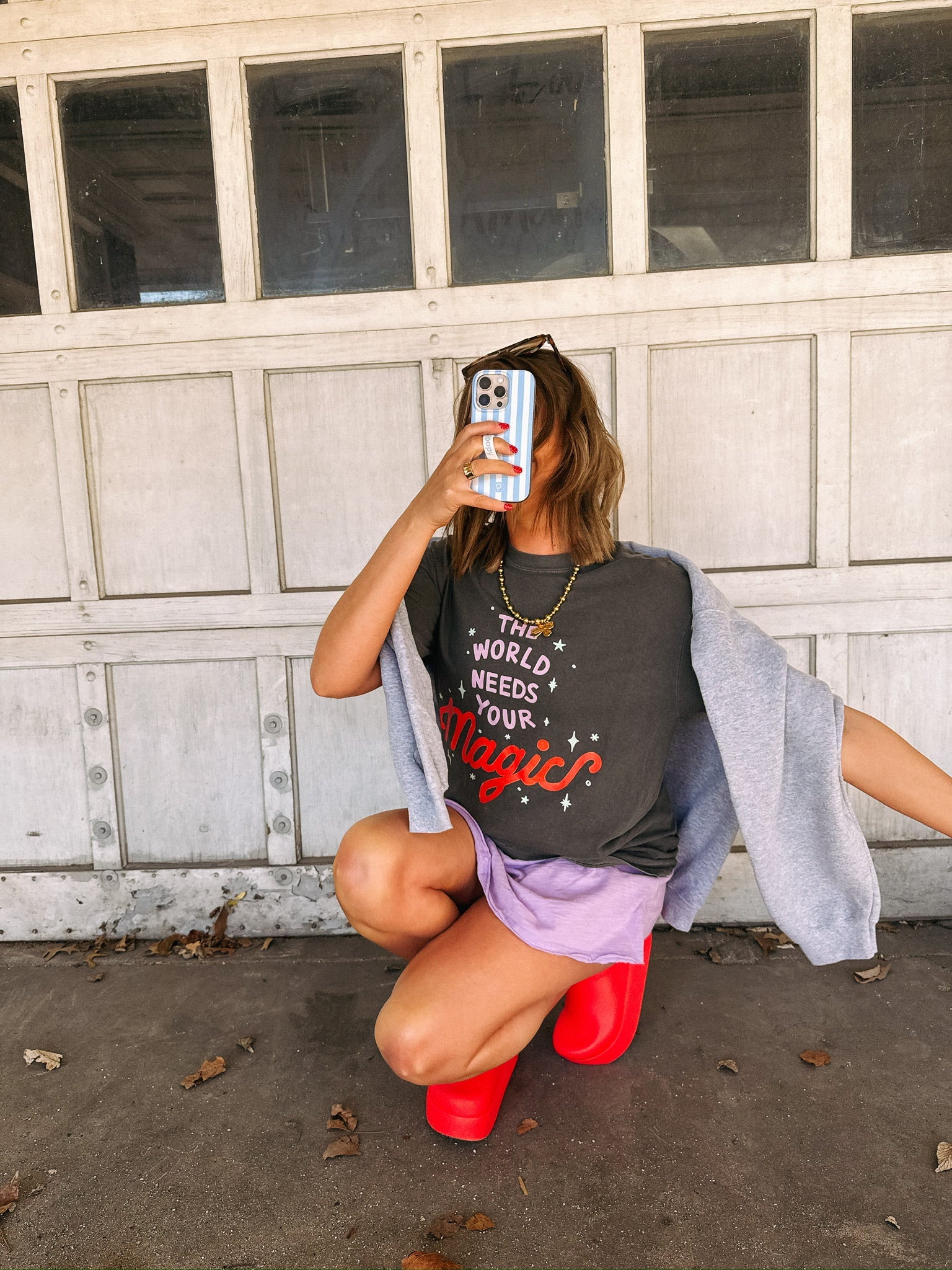 ETTA OG | the world needs your magic graphic tee