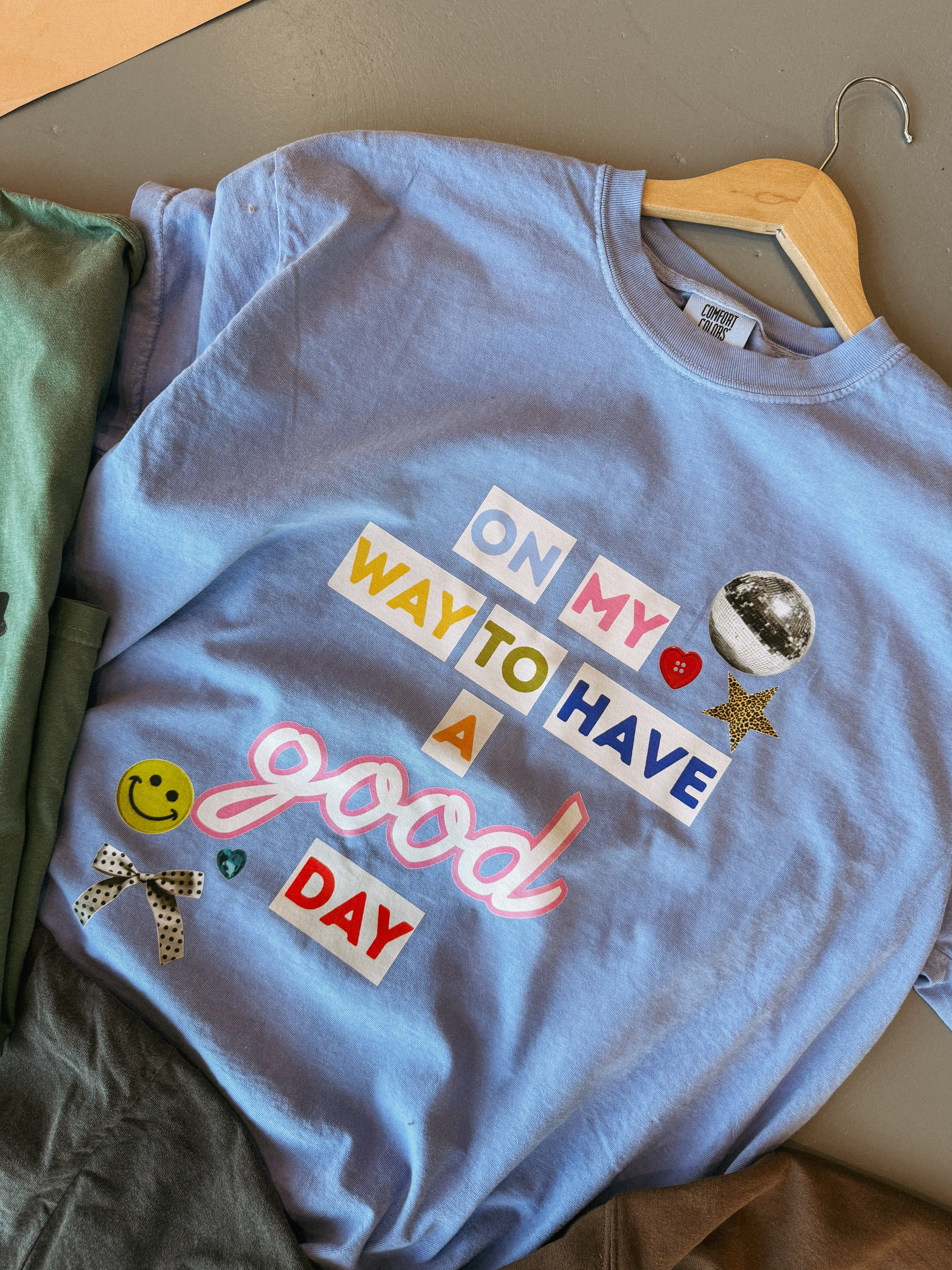 ETTA OG | on my way to a good day graphic tee