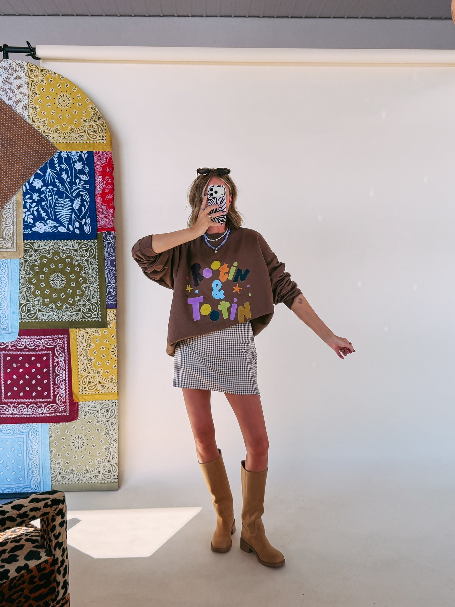 ETTA OG | rootin and tootin sweatshirt - brown
