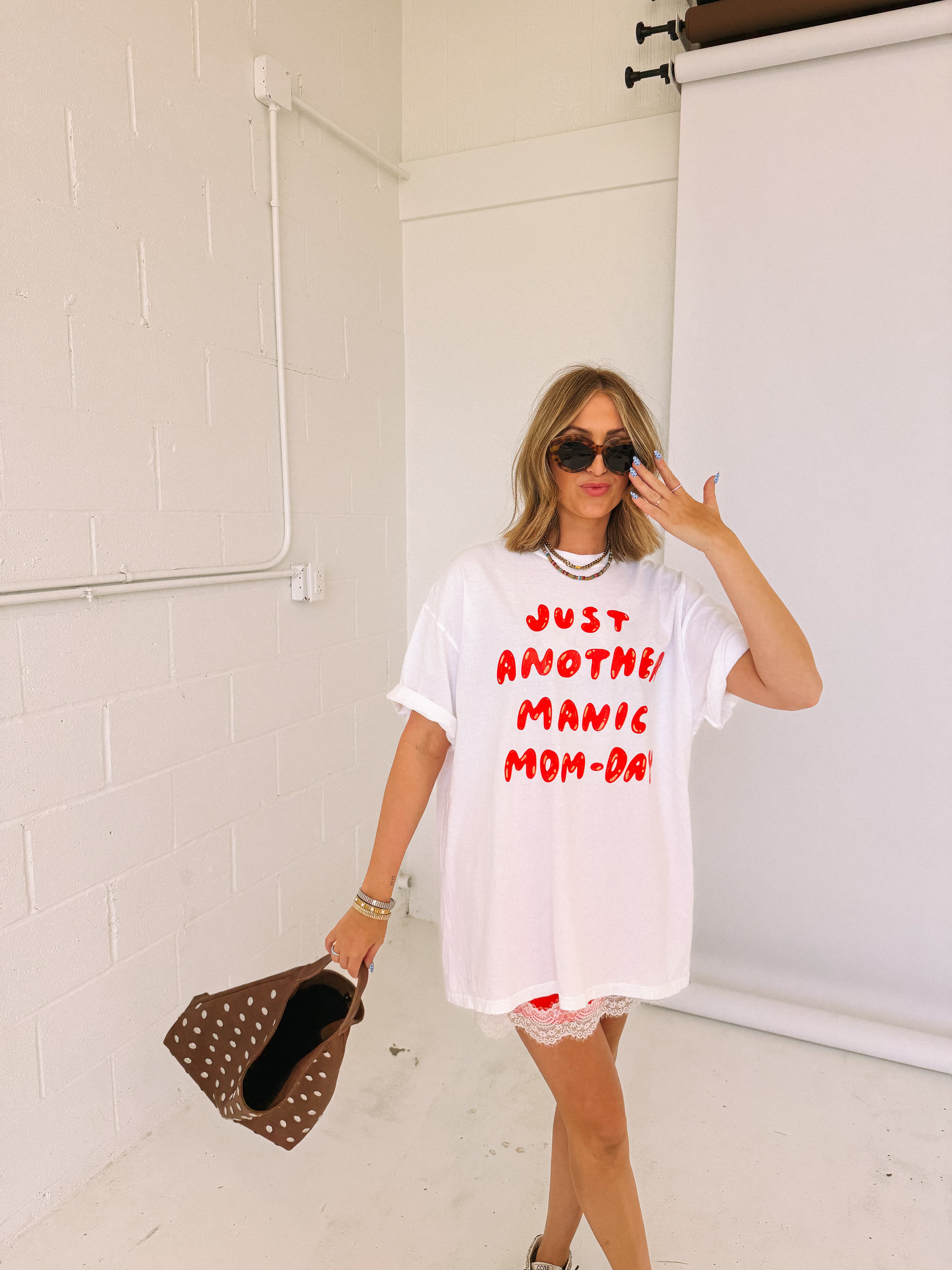 ETTA OG | manic mom-day graphic tee - white