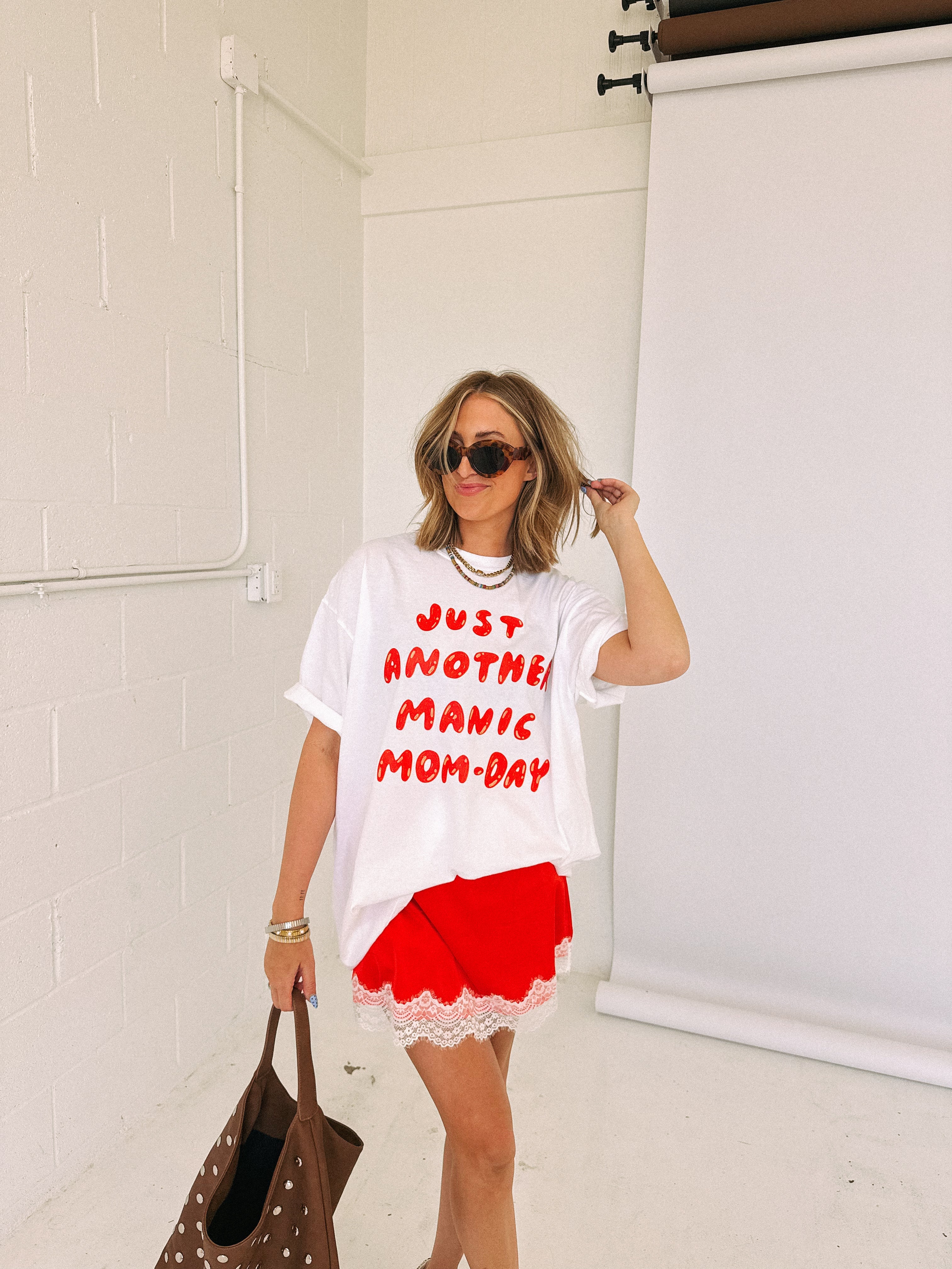 ETTA OG | manic mom-day graphic tee - white